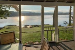Family Lake and Ski House with Paddleboards and Fire Pit